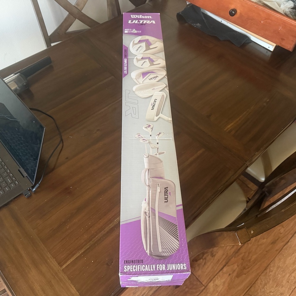 Girls wilson golf clubs set brand new age 11-14 left handed brand new junior